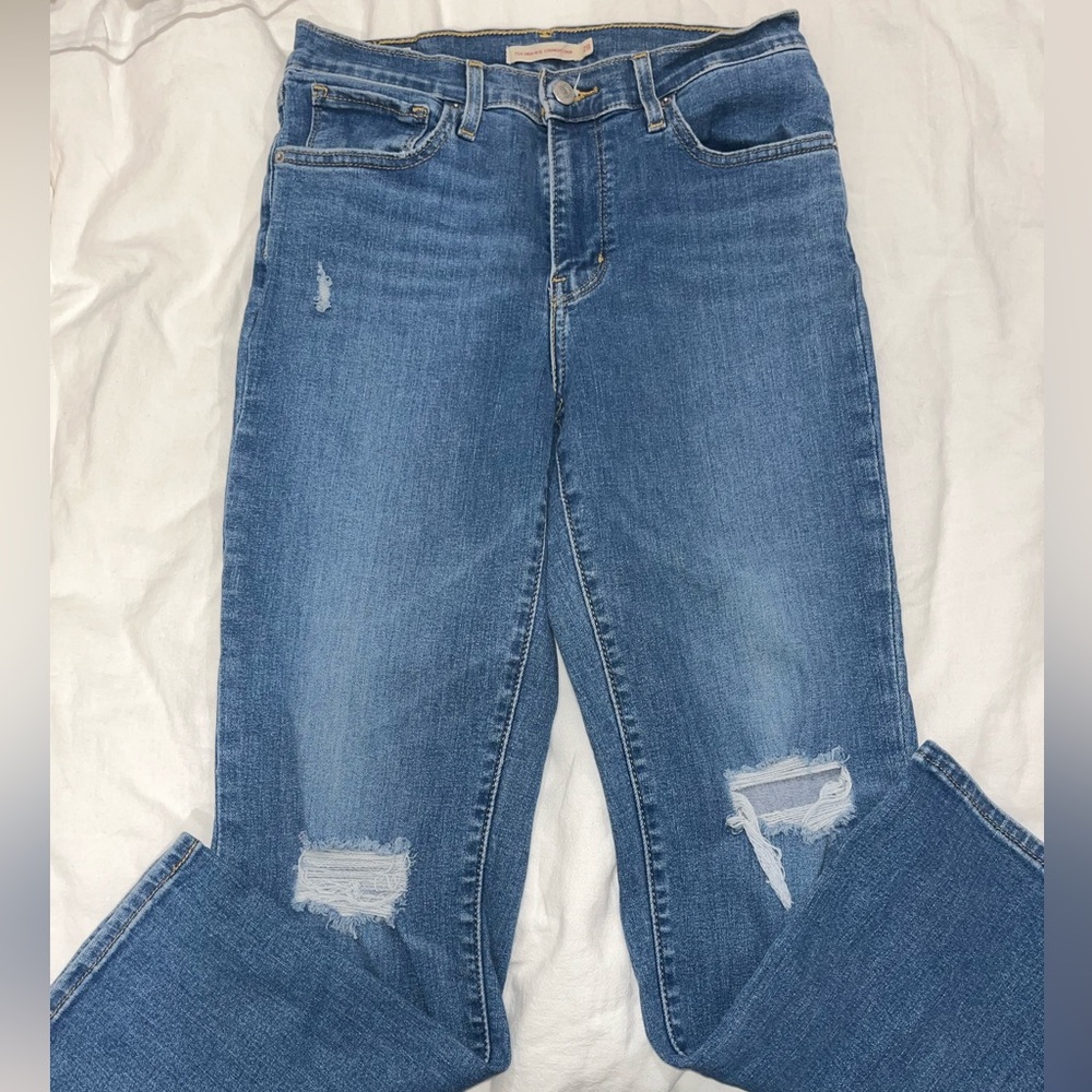 Levi’s Classic Blue Distressed Women Jeans